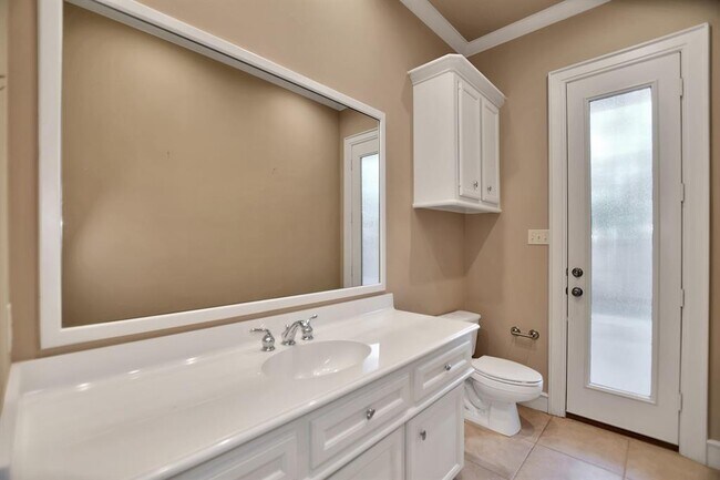 Building Photo - 6615 Butler Oaks Ct
