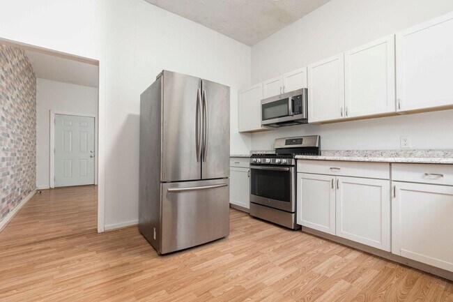 Building Photo - 522 Zane St