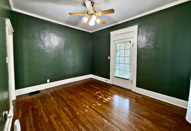 Building Photo - Beautifully Updated Historic Home in Midto...