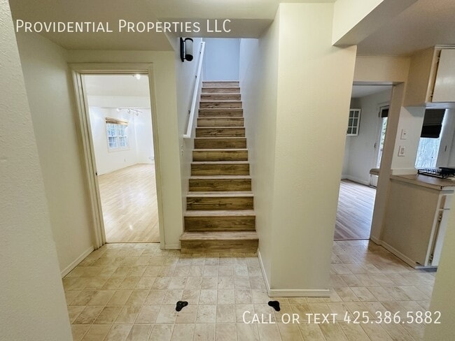 Building Photo - 20620 Larch Way