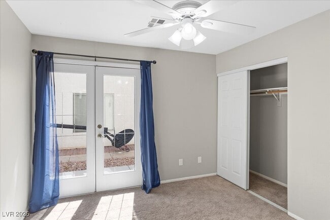 Building Photo - 2842 Via Florentine St