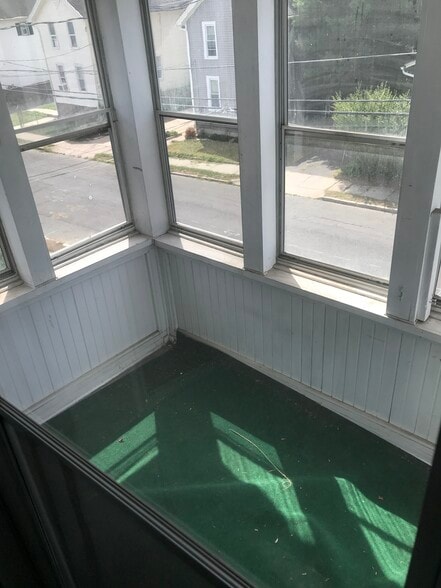 Building Photo - 62 Heath St