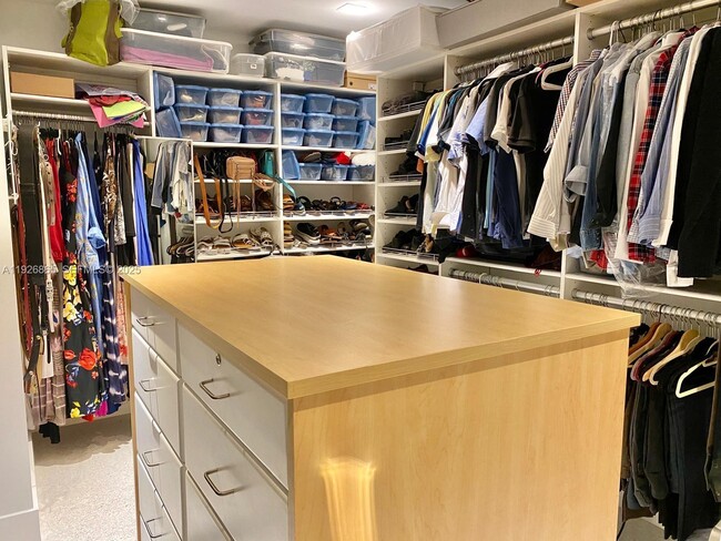 Building Photo - 9121 SW 85th St