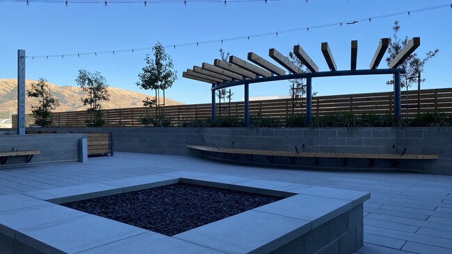 Building Photo - 3698 Vision Cmn