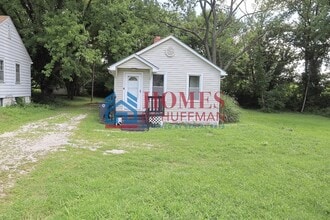 Building Photo - One Bedroom House | Move in Ready