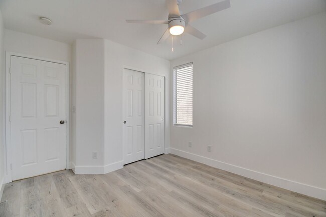 Building Photo - BEAUTIFUL 2 STORY SINGLE FAMILY HOME WITH 3 BEDROOMS AND 2.5 BATHS LOCATED IN SOUTHWEST