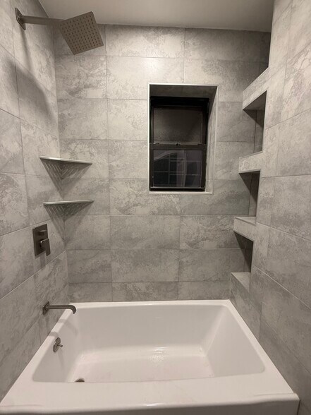 Building Photo - 982 Dumont Ave