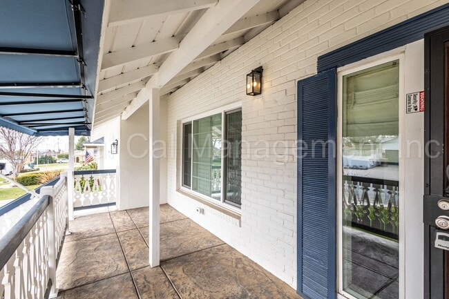 Building Photo - 3 Bedroom/2 Bath Home Near Panorama Bluffs and Garces High School - $2750 Per Month!