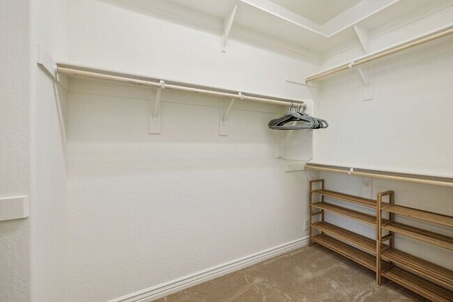 Building Photo - Modern 4-bedroom, 3.5-bathroom single-family home in the heart of North Tempe