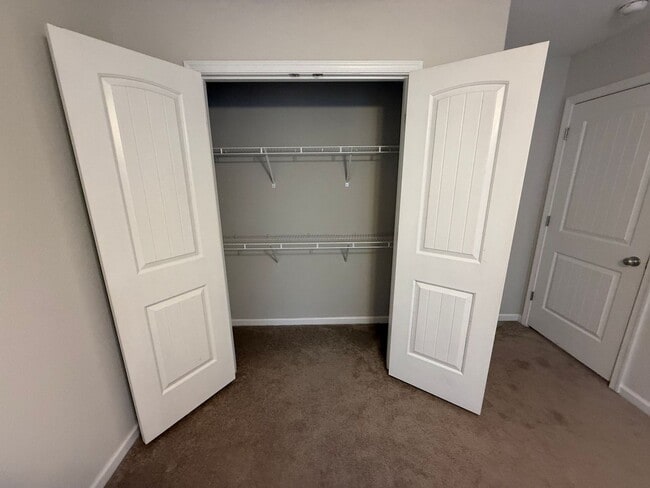 Building Photo - Stunning Move-In Ready 4BR Corner Home "ASK ABOUT OUR ZERO DEPOSIT"