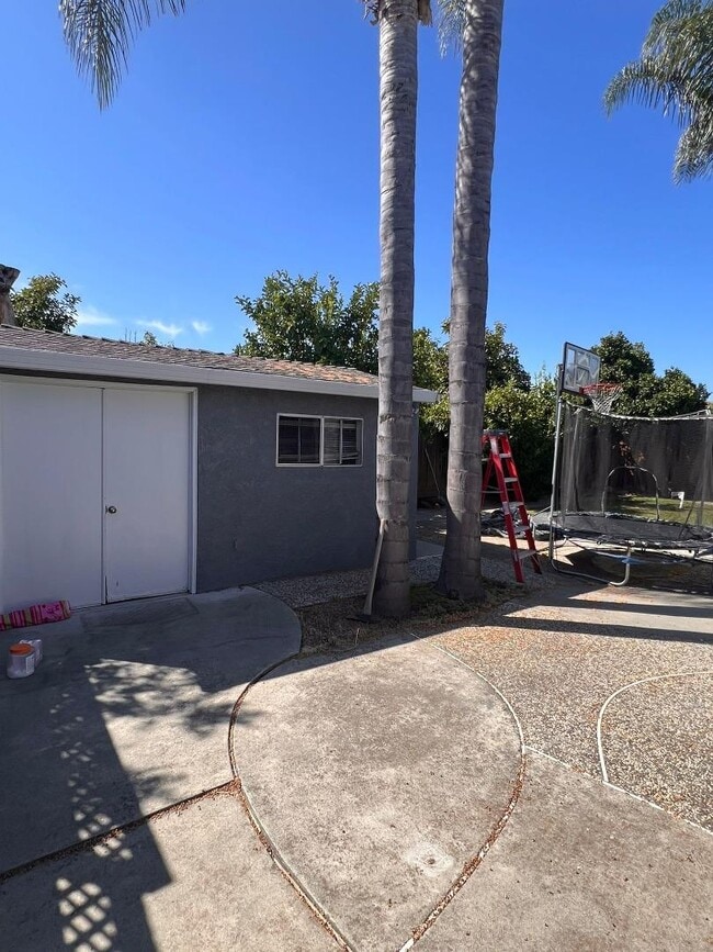 Building Photo - 2488 Shilshone Cir