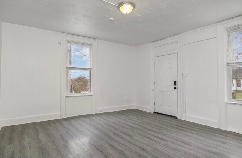 Building Photo - 500 W Wyoming Ave