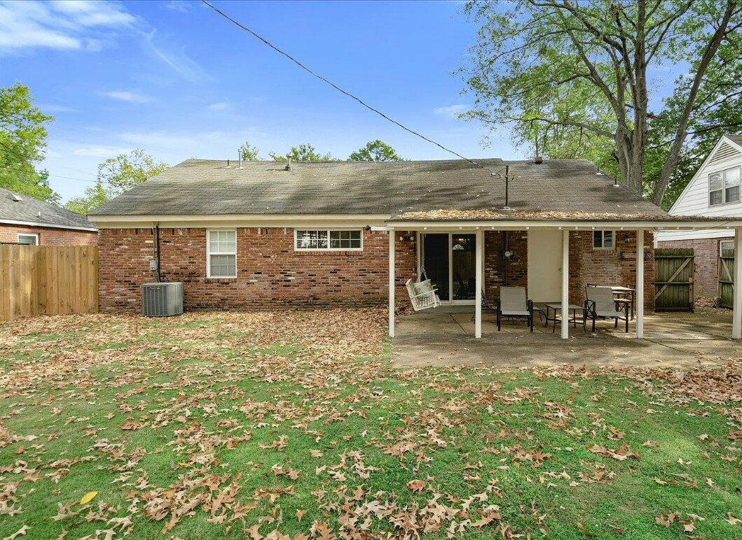 Building Photo - 1885 Dearing Rd