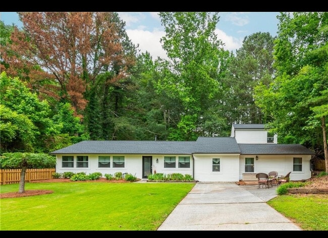 Building Photo - 3785 Somerset Dr SW