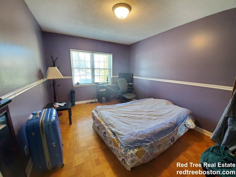 Building Photo - 162 Lake Shore Rd