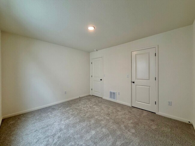 Building Photo - 136 Mullen Wy