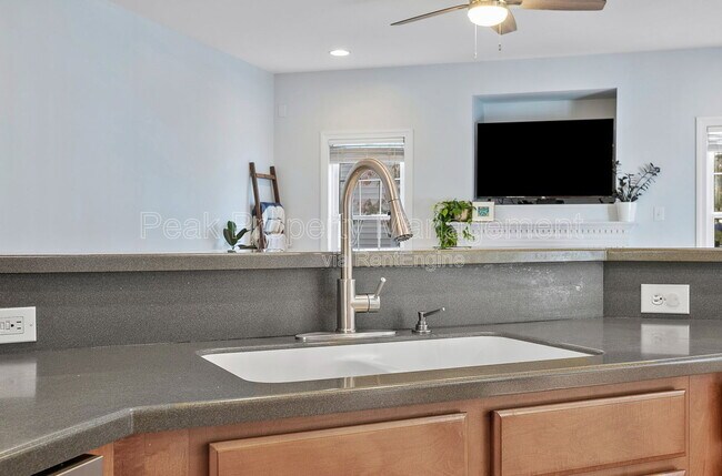 Building Photo - 9069 Brigadier Rd