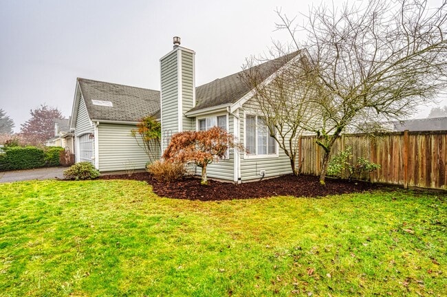 Building Photo - Rambler 3 Bedroom 2 Bath Fenced Yard - Orting
