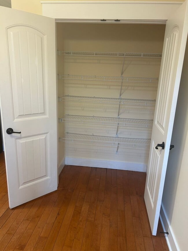 Building Photo - Kenilworth Area Rental!