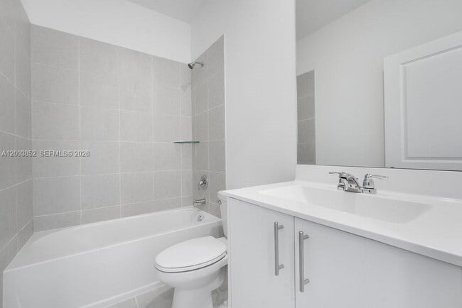 Building Photo - 2619 SE 28th Dr