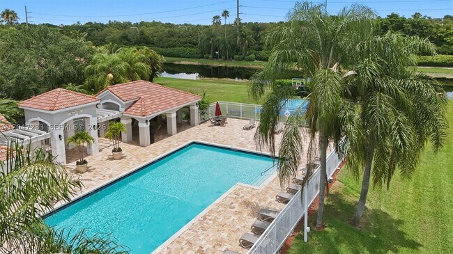 Building Photo - 411 Bermuda Springs Dr