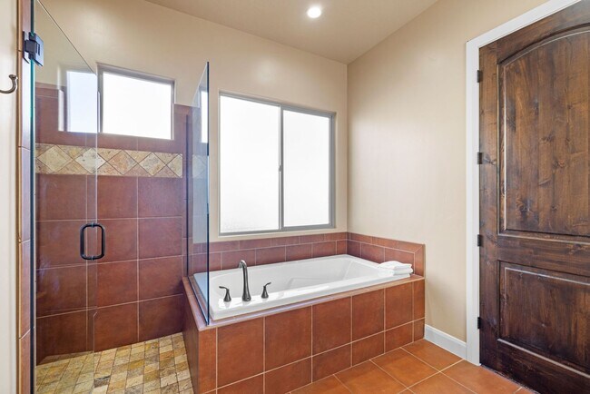 Building Photo - Sand Hollow Sunrise