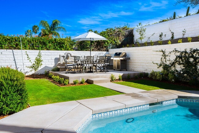 Building Photo - 73055 Amber St