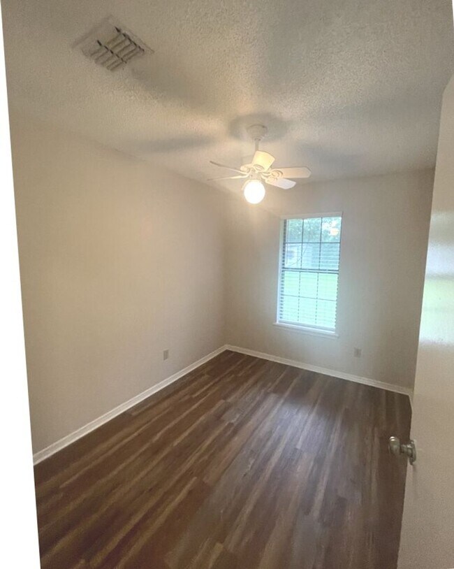 Building Photo - Benton La 3 bed home for lease | Benton LA...