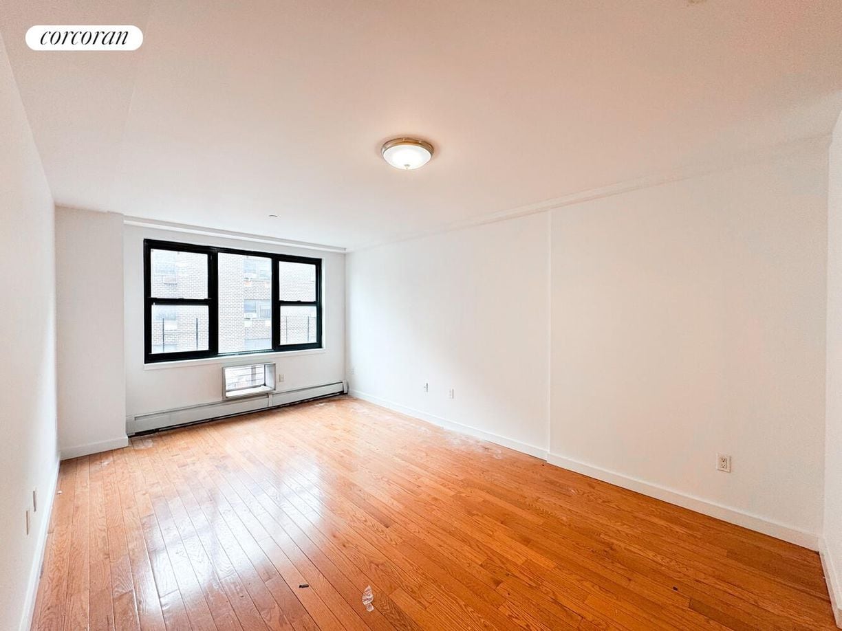Building Photo - 463 E 147th St