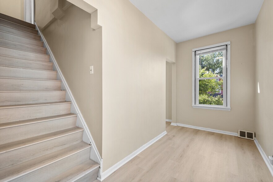Building Photo - 510 Dawson Ave