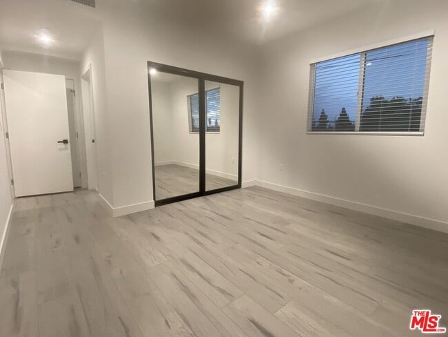 Building Photo - 10455 Etiwanda Ave