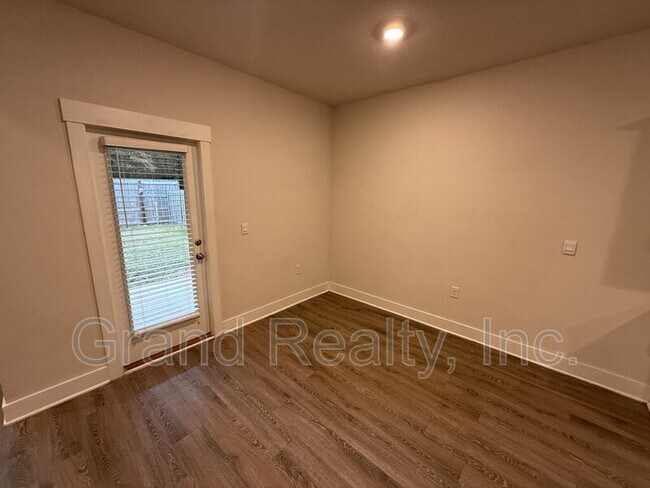 Building Photo - 5749 Danbury Blvd