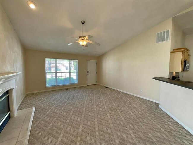 Building Photo - 1511 English Pine Ln