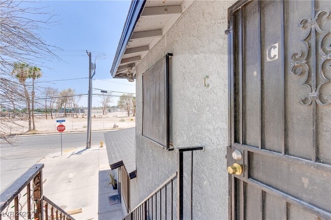Building Photo - 312 E Tonopah Ave