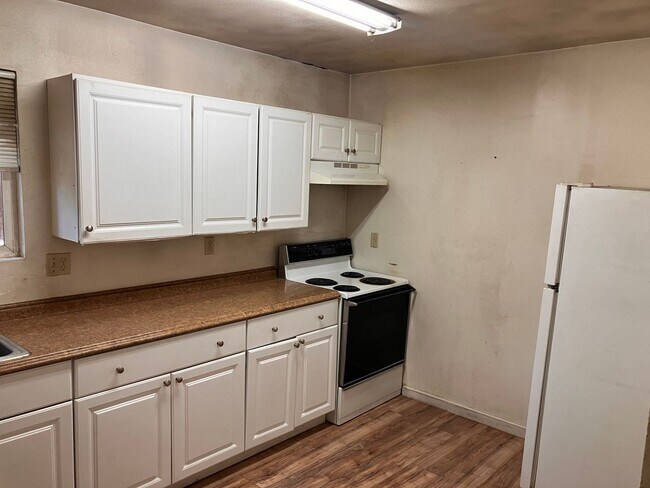 Building Photo - FA3496-Andrade, Edward