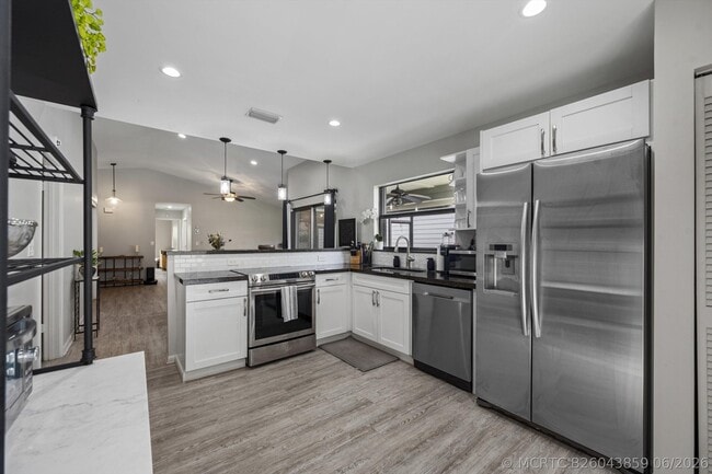 Building Photo - 2482 Bedford Mews Dr