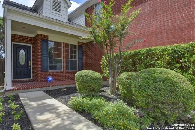 Building Photo - Braun and 1604 Area in Greenbriar gated community