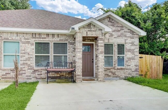 Building Photo - 5754 Reed Rd