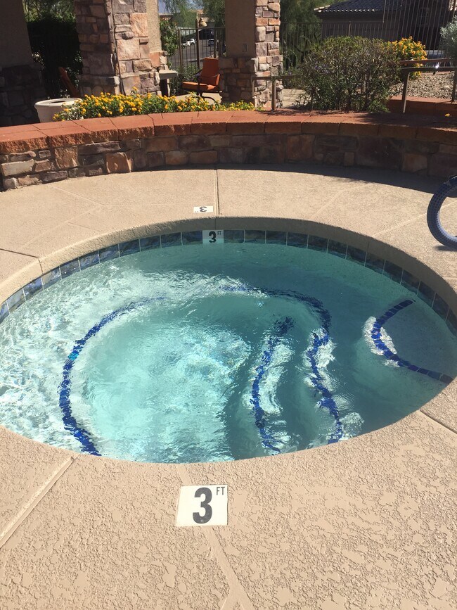 Community Hot Tub - 13700 N Fountain Hills Blvd