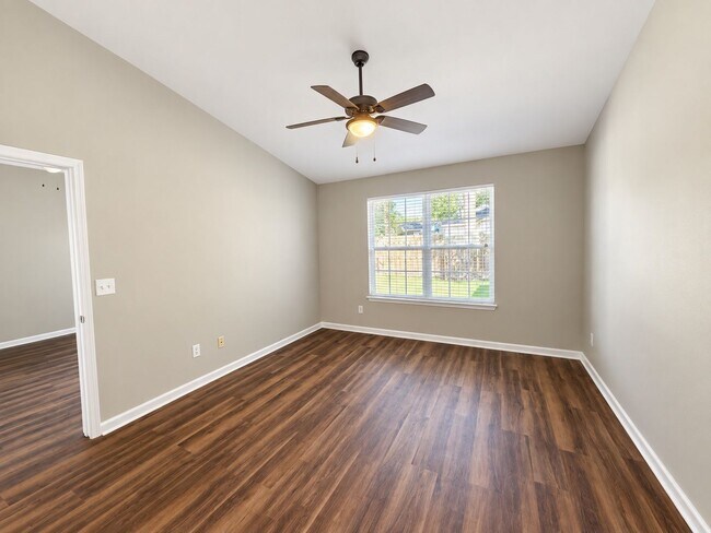 Building Photo - 1342 Pinnacle Ln