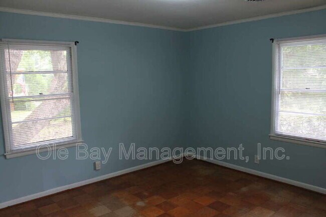 Building Photo - 5608 Morlee Dr S