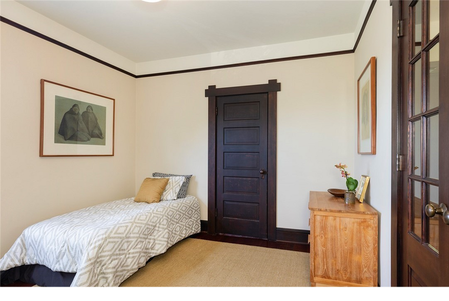 Third bedroom - 911 W Howe St