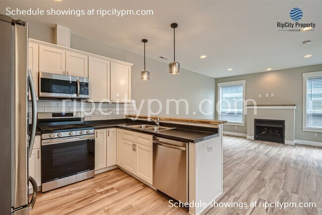 Building Photo - 6842 N Mears St