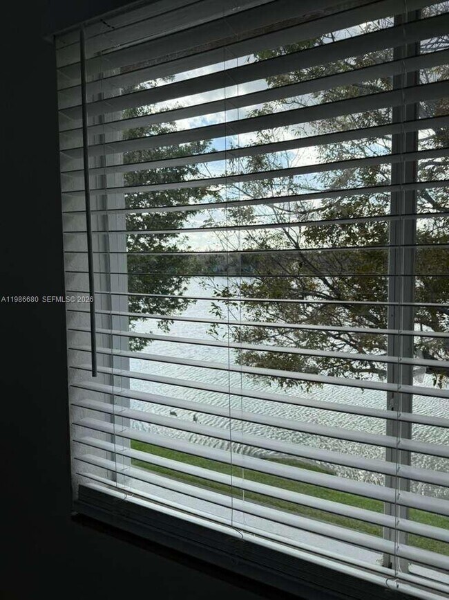 Building Photo - 2470 SE 15th Pl