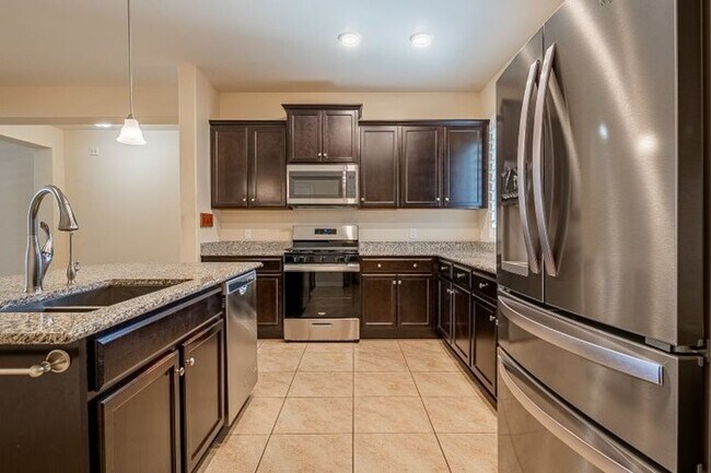 Building Photo - LAS BARRANCAS POOL HOME WITH SOLAR