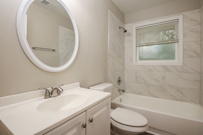 Building Photo - 1605 Westmoreland Ave