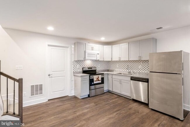 Building Photo - 25532 Byrnes Crossing Dr