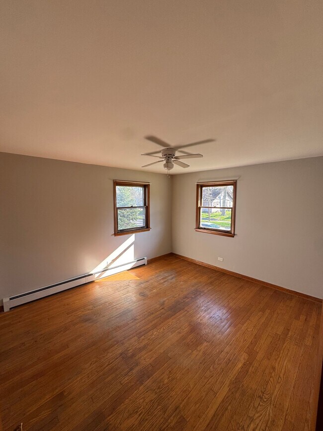 Building Photo - 544 S Water St