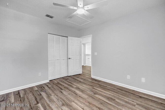 Building Photo - 104 Clam Bake Ct