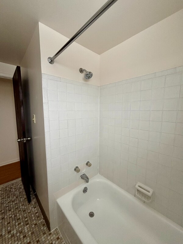 Building Photo - 110 Losson Rd